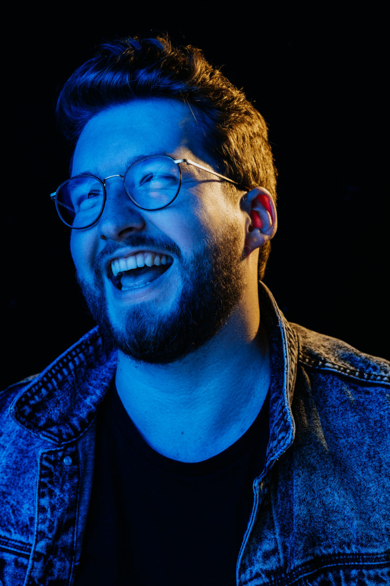 Jakob J. Luebke Guitarist Bassist Musical Director 768x1154