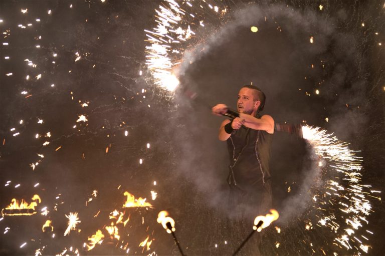 swap feuershow pyroshow feuerwerk hochzeit geburtstag obrigheim sabrina wolfram kuenstler heidelberg 768x511