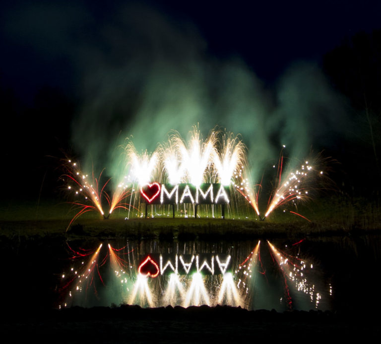 02 Lichterbild LB BK MONTAGE Mama 768x693