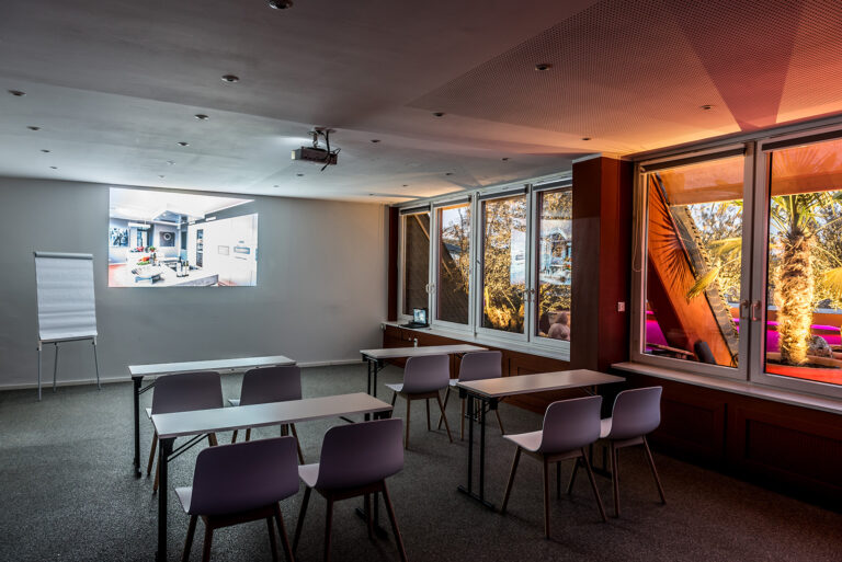 Kleines Loft 60qm VIP Special Lounge 768x513